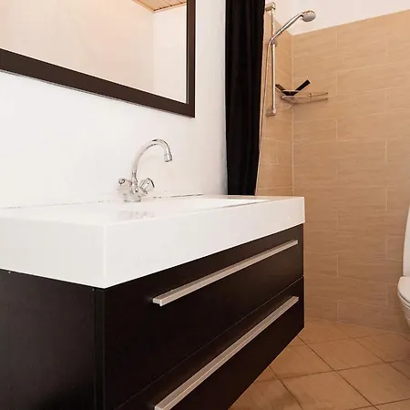 5 Star In Ega Åstrup