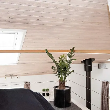 12 Person In Ega-by Traum