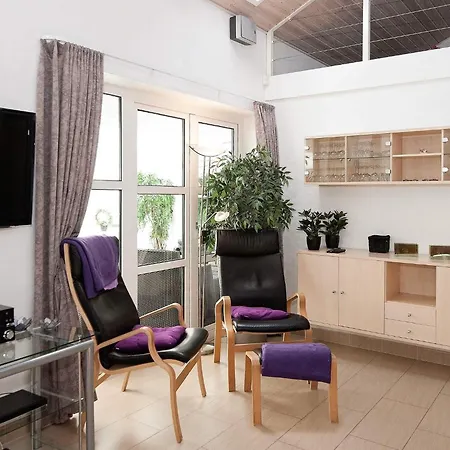 5 Star In Ega Åstrup