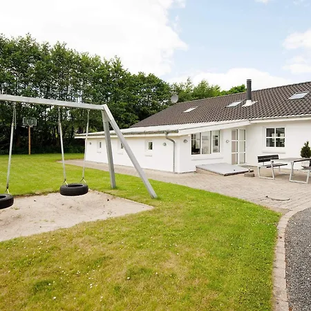 5 Star In Ega Åstrup