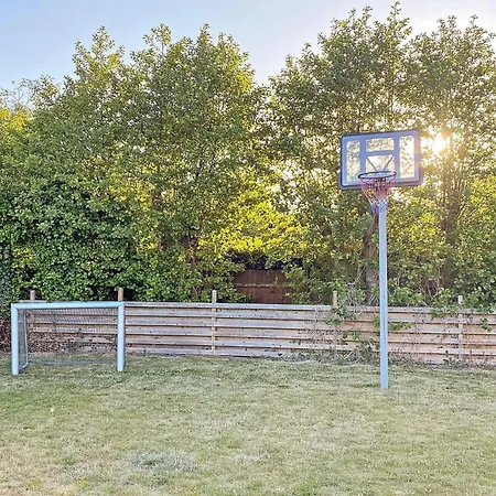 12 Person In Ega-by Traum